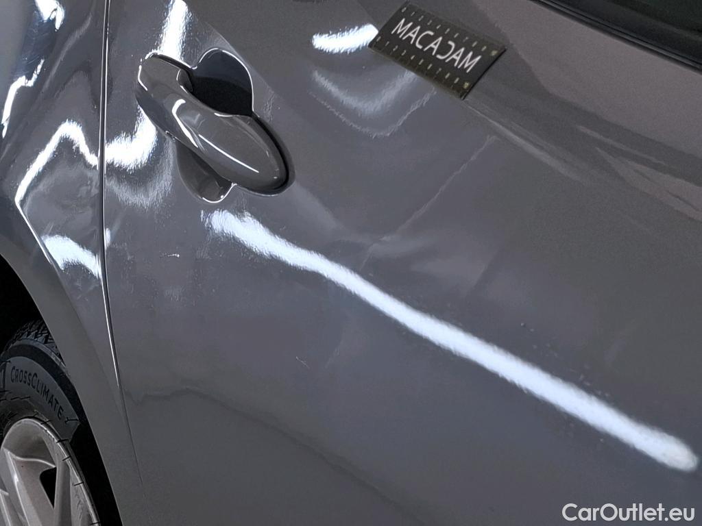  Toyota  Corolla TOYOTA  / 2018 / 5P / Berline Hybride 180h Dynamic Business #2