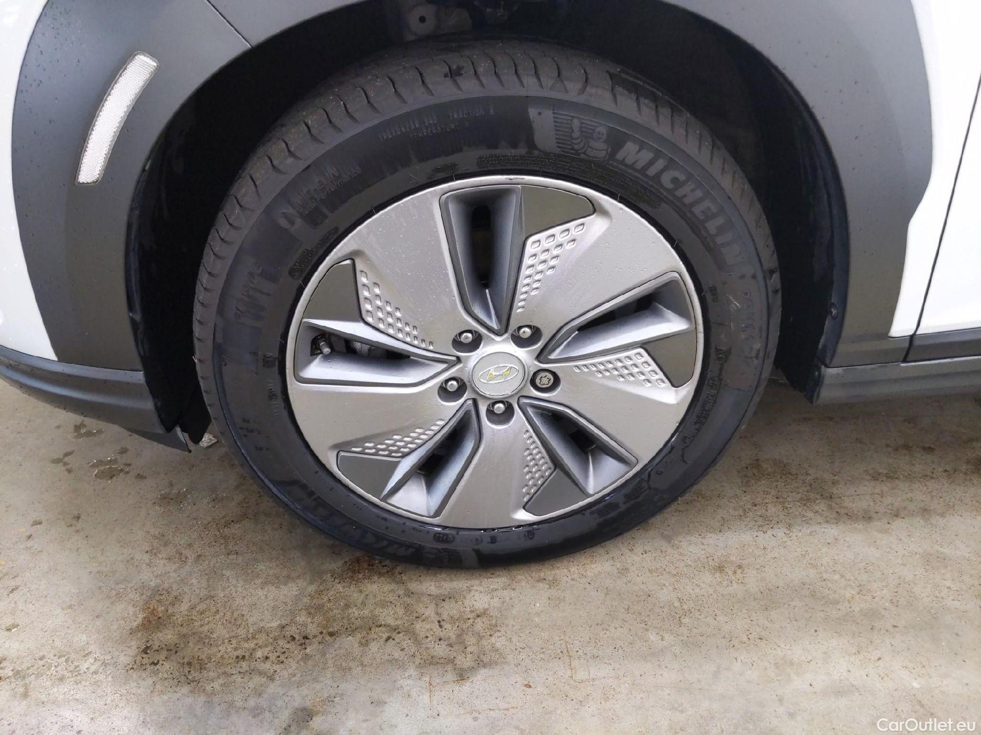  Hyundai  Konna HYUNDAI Kona / 2017 / 5P / SUV ELECTRIQUE 39 kWh 136 ch Intuitive #1