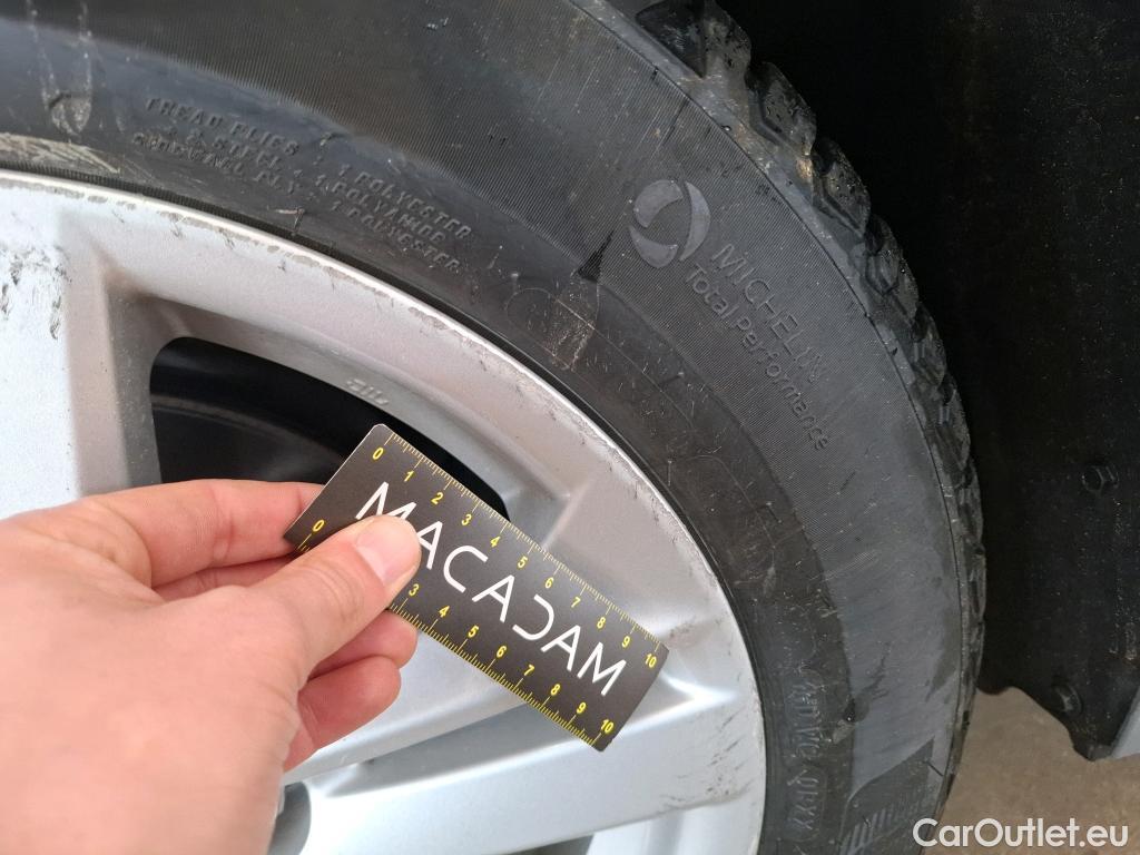  Toyota  Corolla TOYOTA  / 2018 / 5P / Berline Hybride 180h Dynamic Business #8