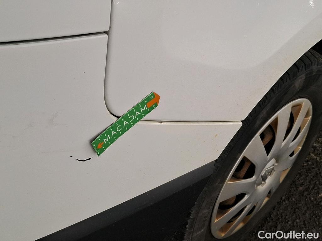  Renault  Trafic RENAULT  4p Combi Zen L2 Energy dCi 125 8 places #92