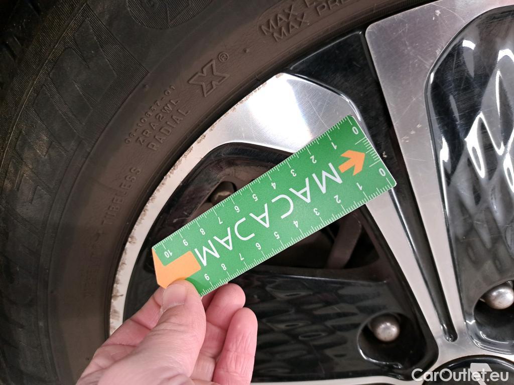  KIA  XCeed KIA  / 2019 / 5P / Crossover 1.6 GDI ISG ISG PHEV ACTIVE BUS DCT6 #16