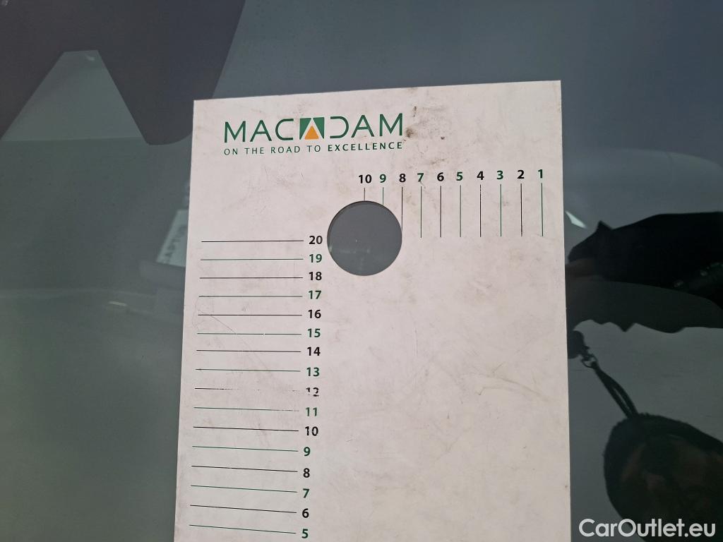  Renault  Captur RENAULT  / 2019 / 5P / SUV evolution E-Tech hybride 145 #6