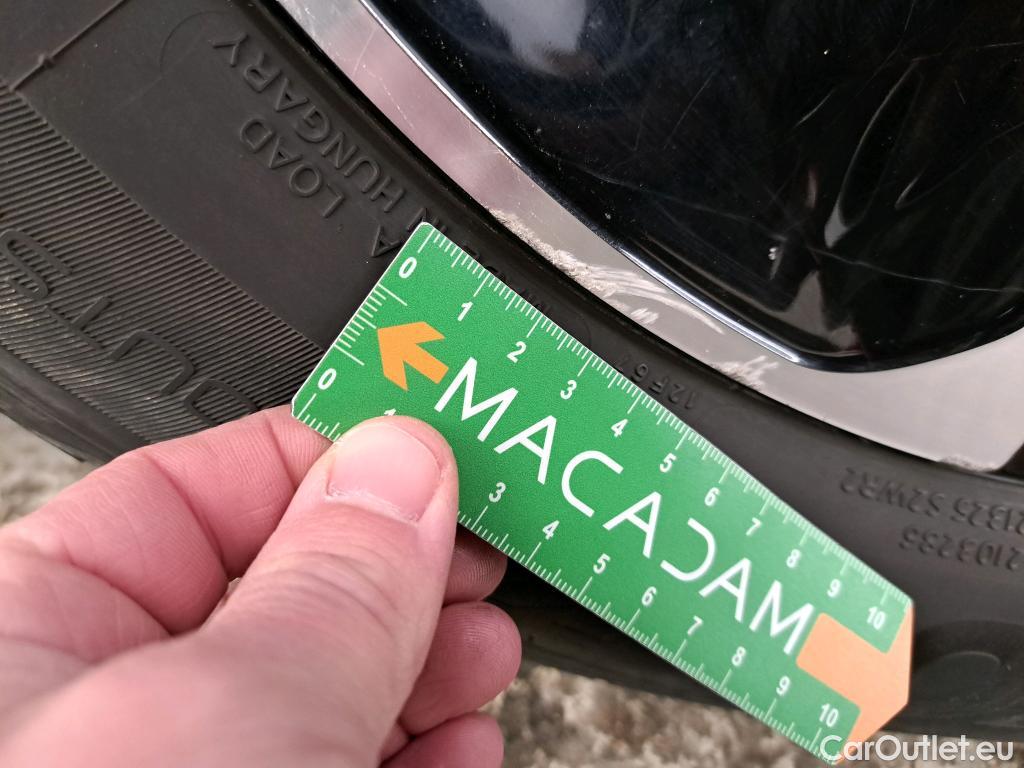  KIA  XCeed KIA  / 2019 / 5P / Crossover 1.6 GDI ISG ISG PHEV ACTIVE BUS DCT6 #24