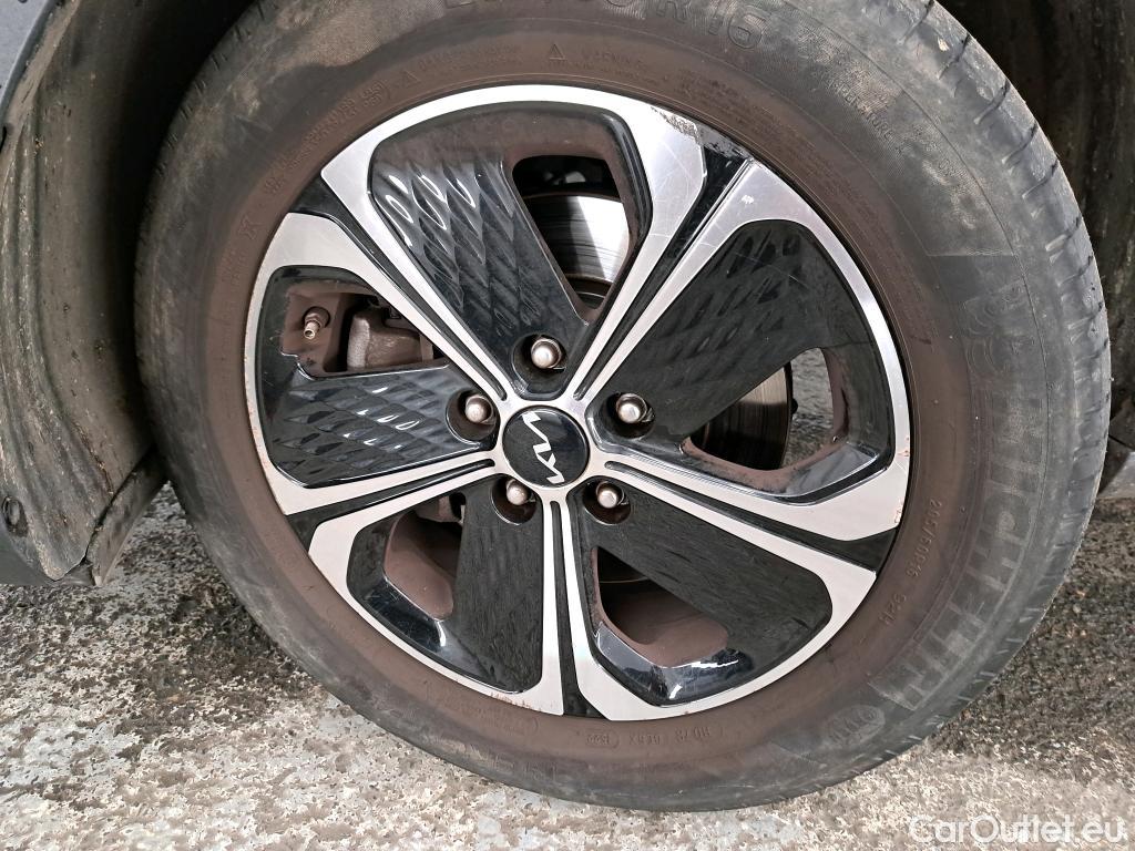  KIA  XCeed KIA  / 2019 / 5P / Crossover 1.6 GDI ISG ISG PHEV ACTIVE BUS DCT6 #18