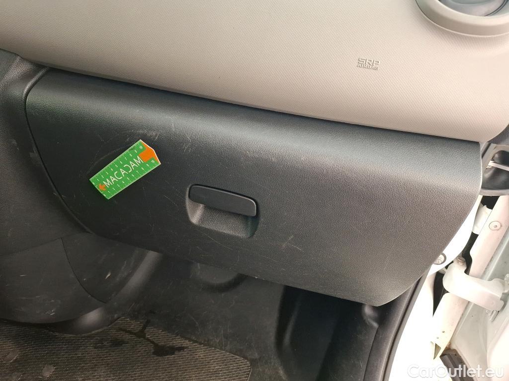  Renault  Trafic RENAULT  4p Combi Zen L2 Energy dCi 125 8 places #52