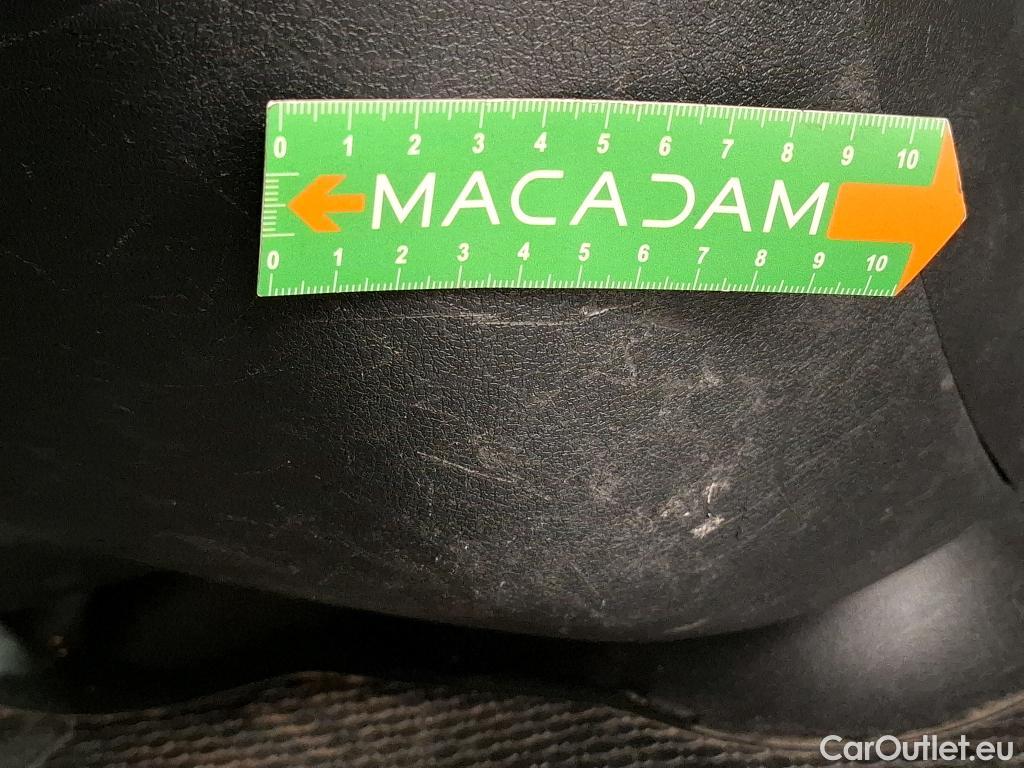  Renault  Trafic RENAULT  4p Combi Zen L2 Energy dCi 125 8 places #40