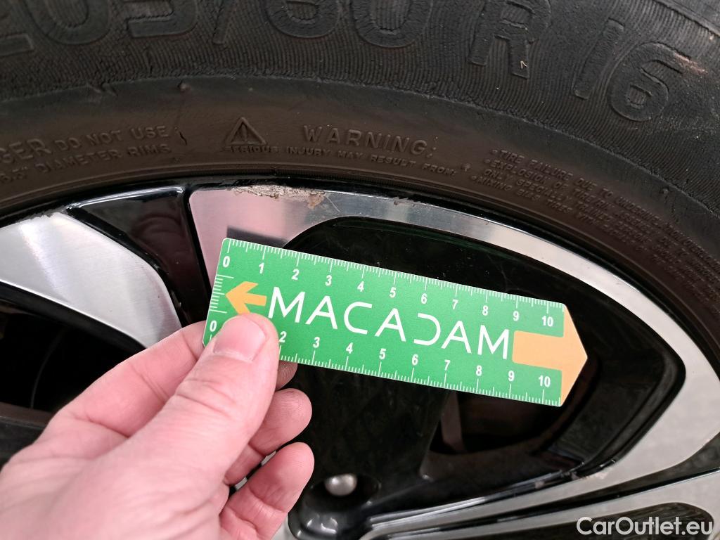  KIA  XCeed KIA  / 2019 / 5P / Crossover 1.6 GDI ISG ISG PHEV ACTIVE BUS DCT6 #36