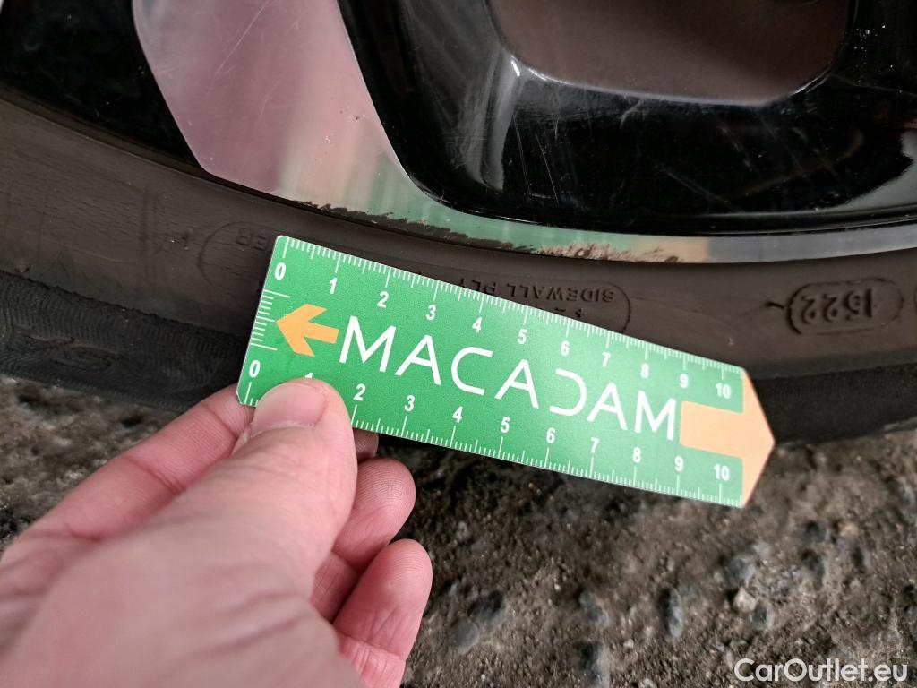  KIA  XCeed KIA  / 2019 / 5P / Crossover 1.6 GDI ISG ISG PHEV ACTIVE BUS DCT6 #32