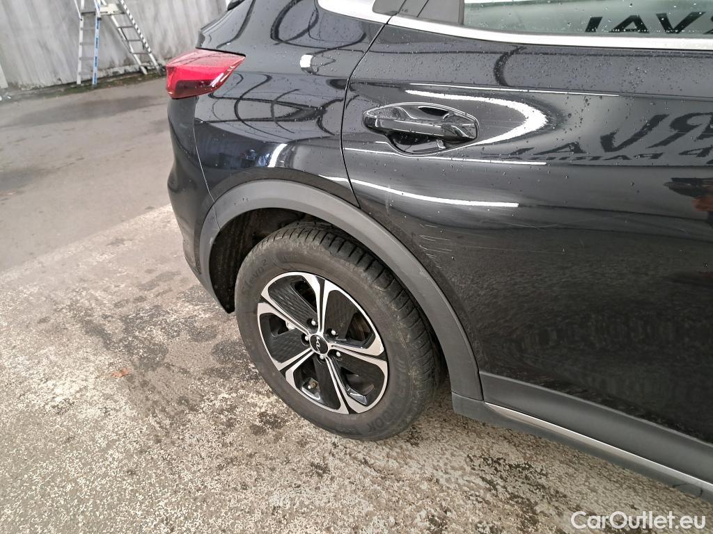  KIA  XCeed KIA  / 2019 / 5P / Crossover 1.6 GDI ISG ISG PHEV ACTIVE BUS DCT6 #37
