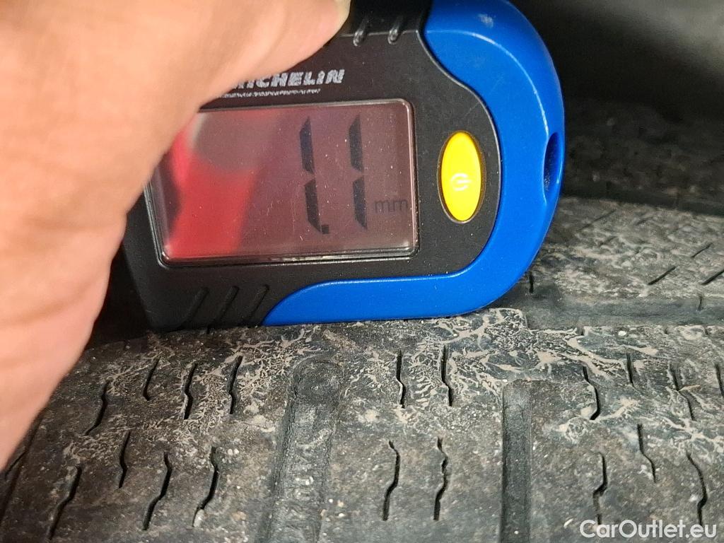  Renault  Trafic RENAULT  4p Combi Zen L2 Energy dCi 125 8 places #32