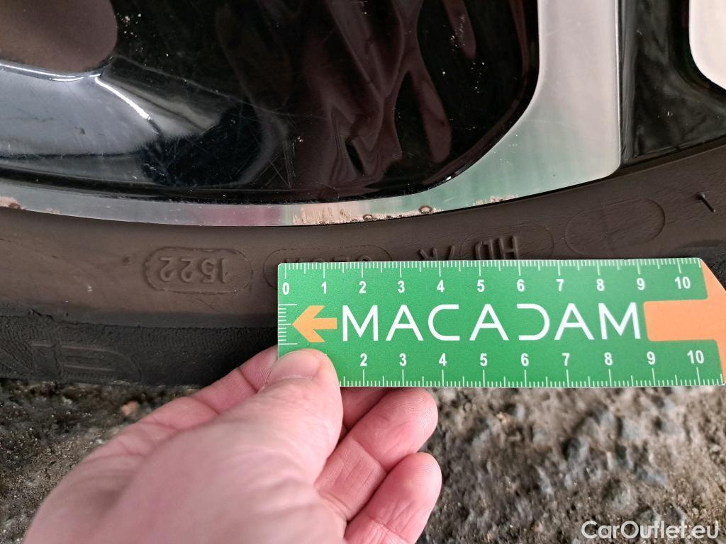  KIA  XCeed KIA  / 2019 / 5P / Crossover 1.6 GDI ISG ISG PHEV ACTIVE BUS DCT6 #33