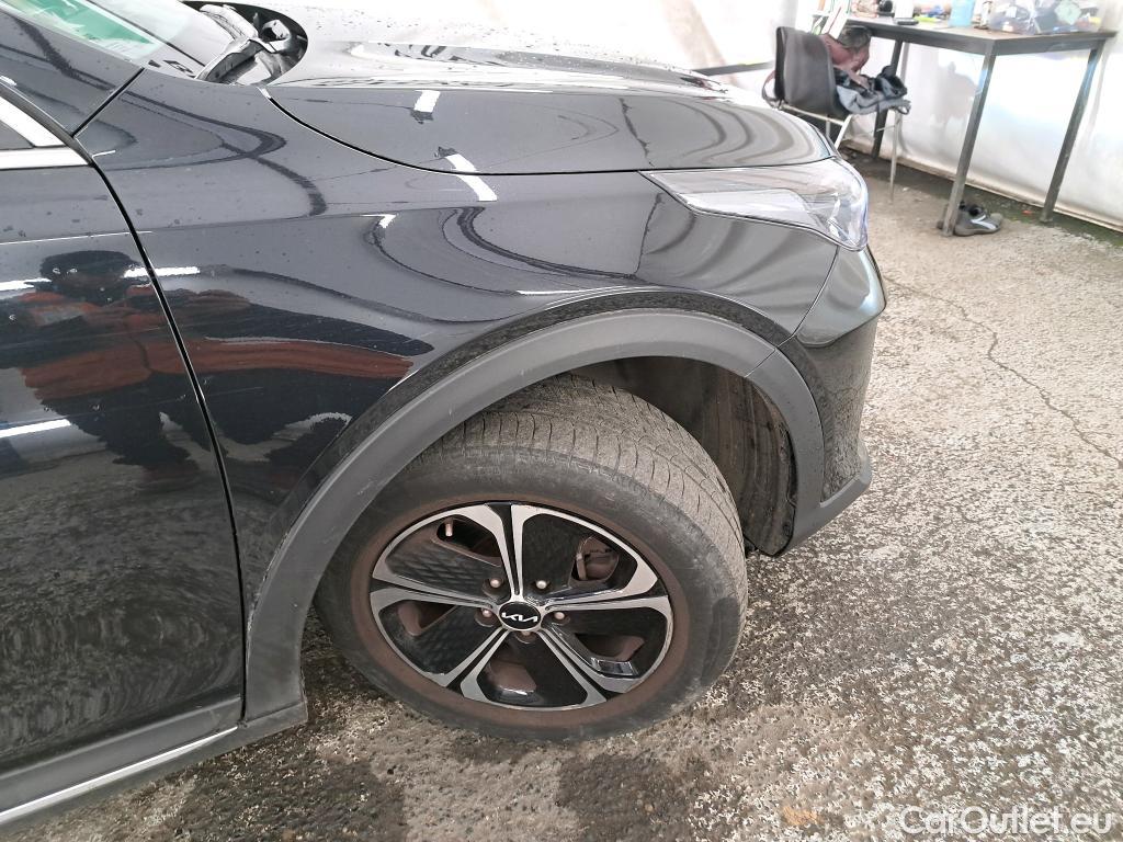  KIA  XCeed KIA  / 2019 / 5P / Crossover 1.6 GDI ISG ISG PHEV ACTIVE BUS DCT6 #10