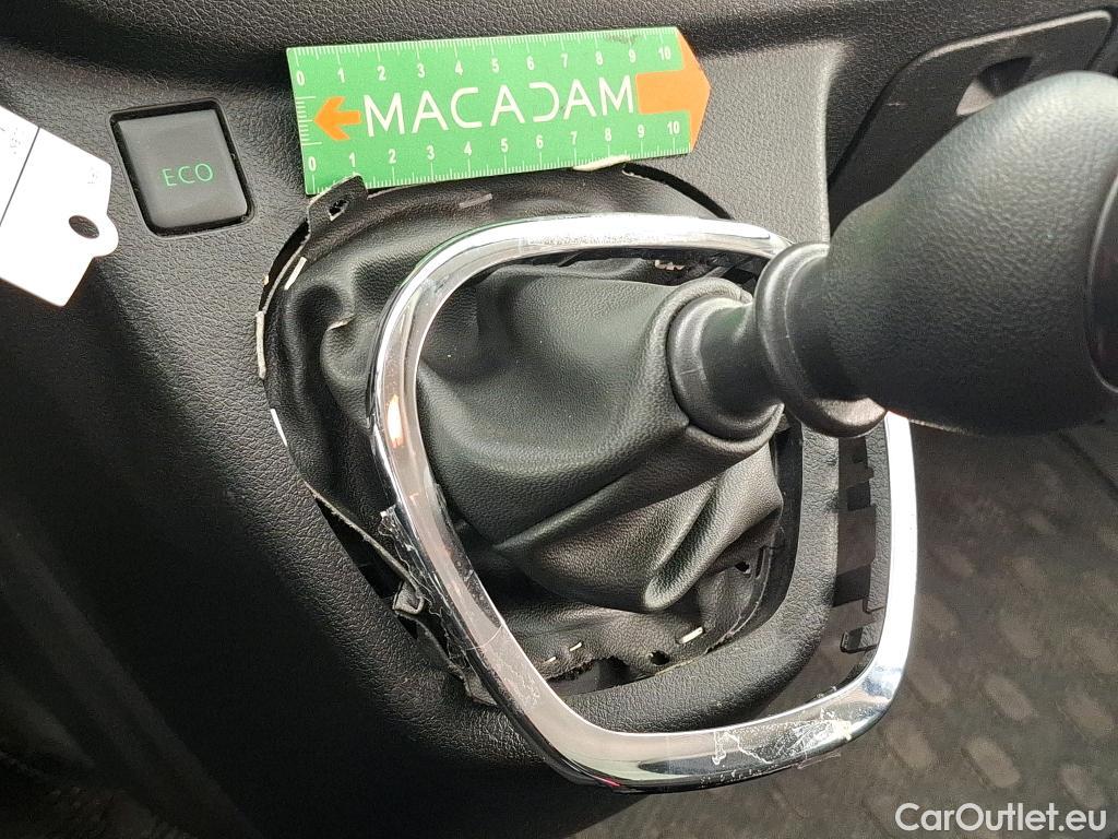  Renault  Trafic RENAULT  4p Combi Zen L2 Energy dCi 125 8 places #44