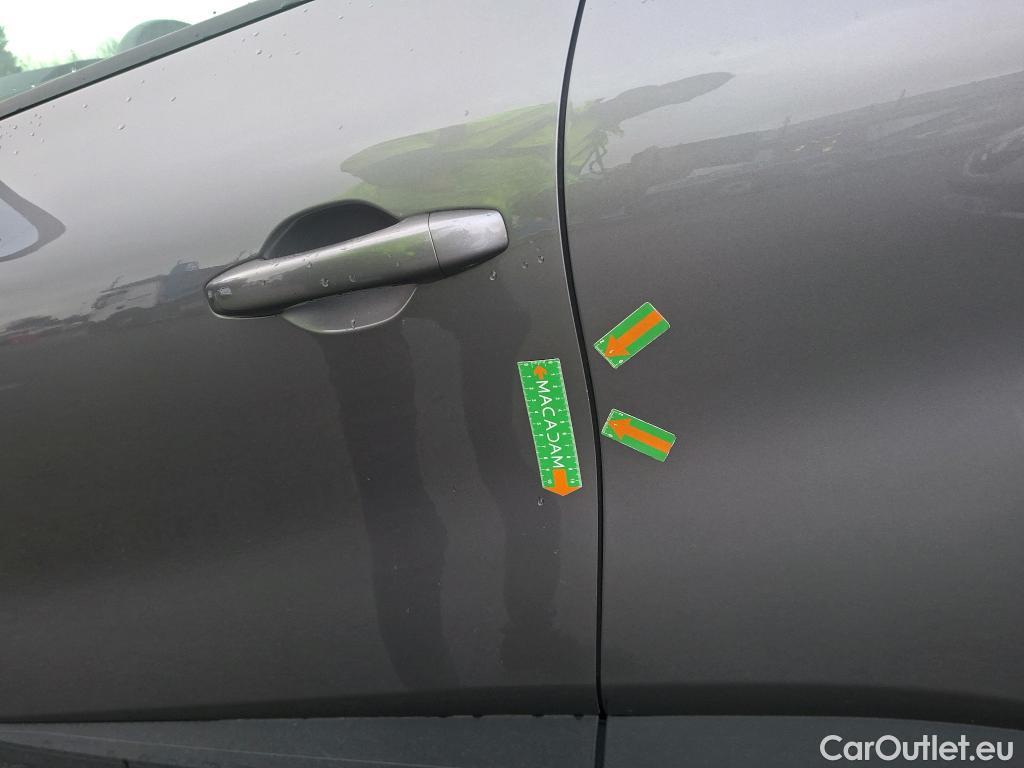  Renault  Captur RENAULT  / 2019 / 5P / SUV evolution E-Tech hybride 145 #9