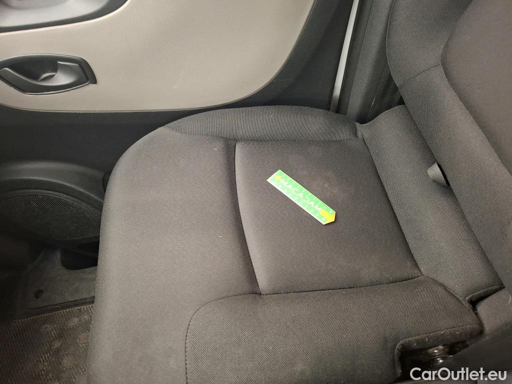  Renault  Trafic RENAULT  4p Combi Zen L2 Energy dCi 125 8 places #61