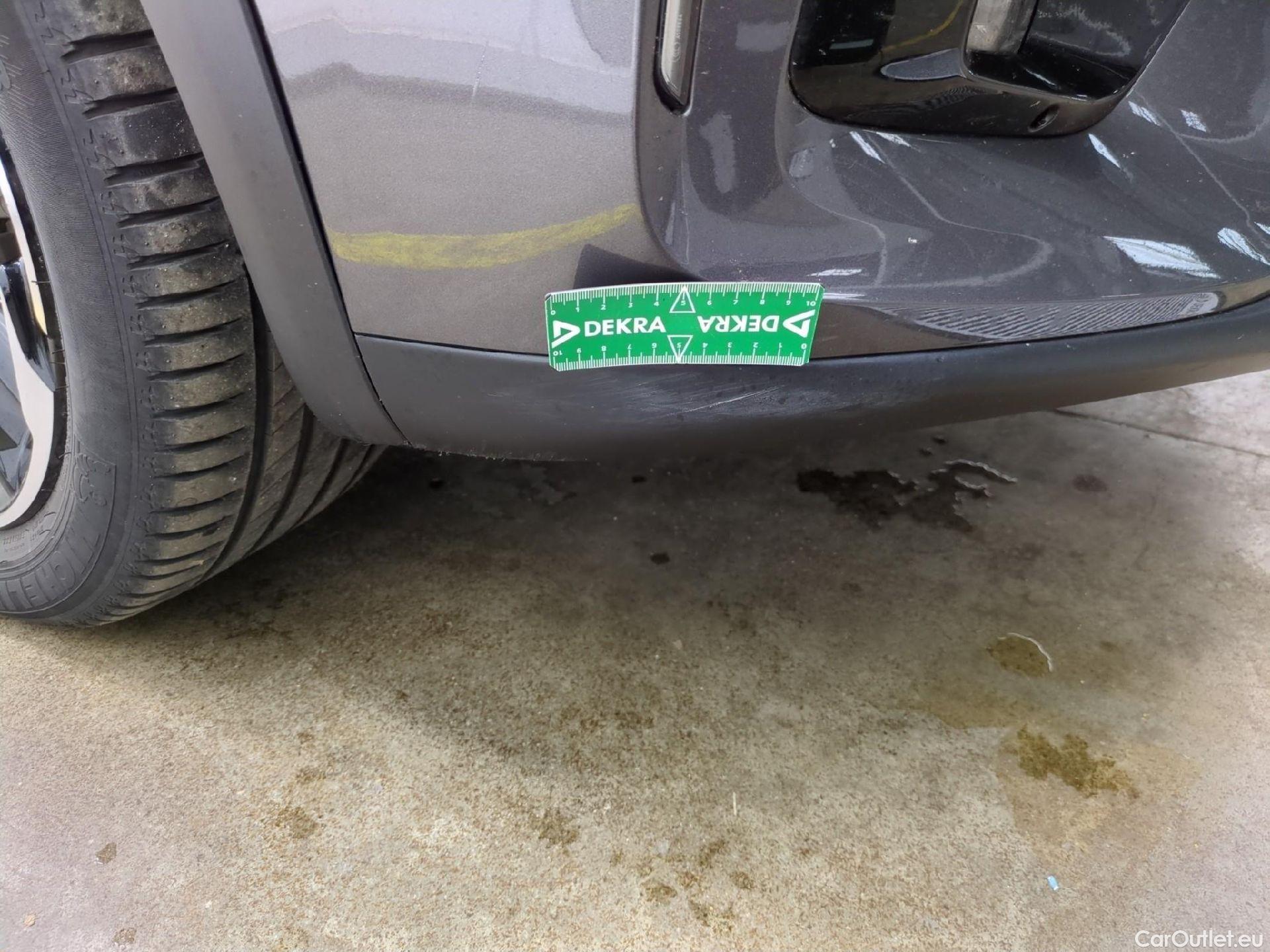  DS  DS7 DS DS 7 Crossback / 2017 / 5P / SUV PureTech 180 Auto PERFORMANCE Line #17