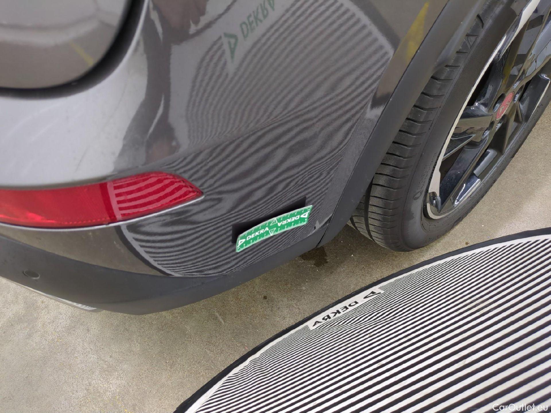  DS  DS7 DS DS 7 Crossback / 2017 / 5P / SUV PureTech 180 Auto PERFORMANCE Line #27