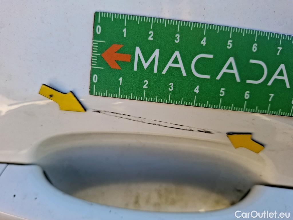  Citroen  C3 CITROEN  / 2016 / 5P / Berline PureTech 110 S&S BVM Shine Business #3