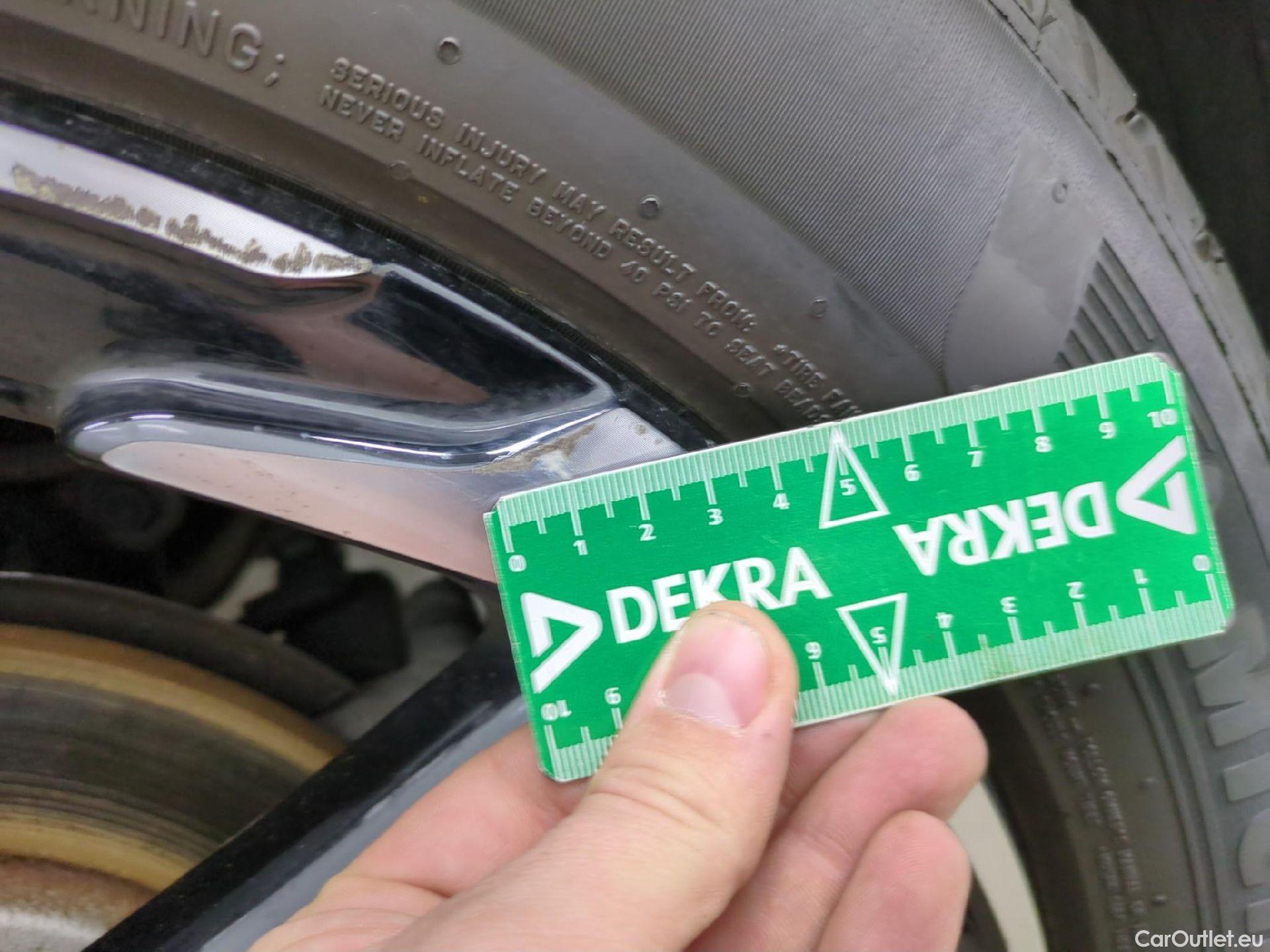  DS  DS7 DS DS 7 Crossback / 2017 / 5P / SUV PureTech 180 Auto PERFORMANCE Line #11