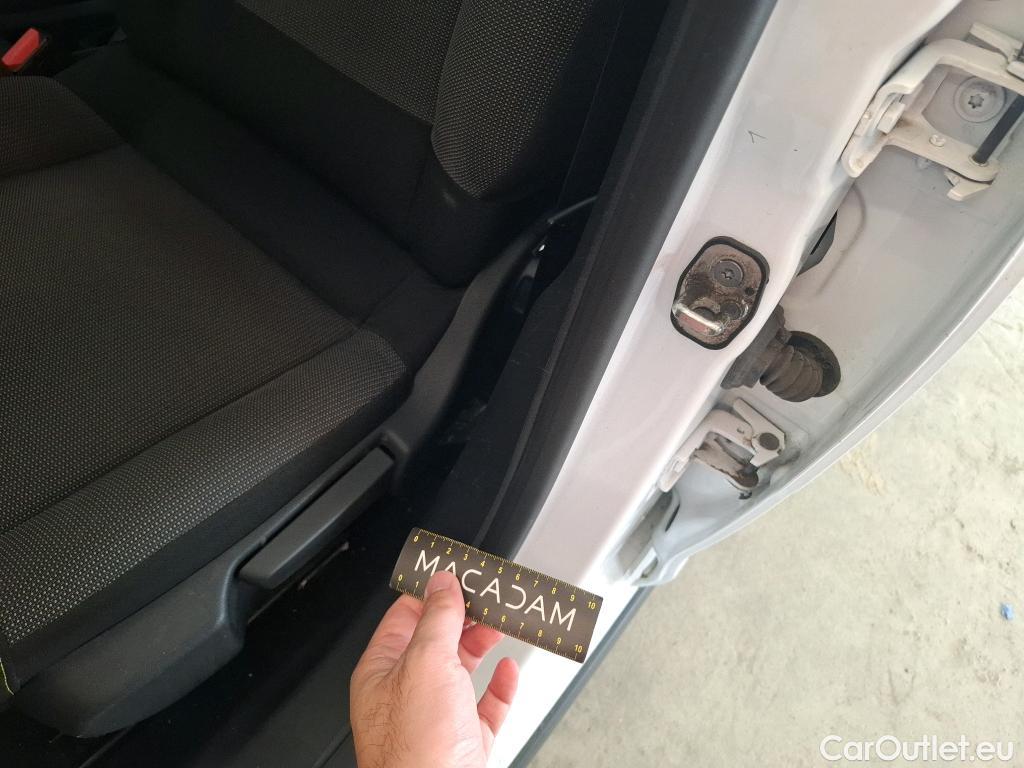  Citroen  C3  Feel Business 1.5 BlueHDI 100CV BVM5 E6dT #1