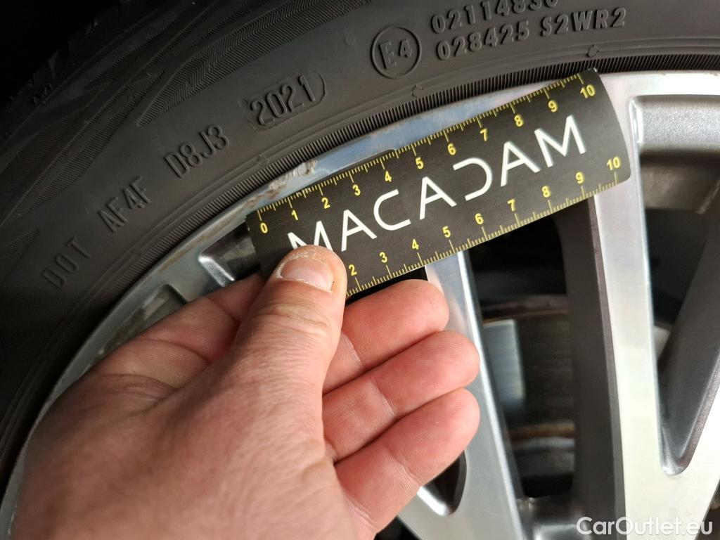  Mercedes  CLA-Klasse MERCEDES-BENZ CLA Coupe  2019  4P  Coupé CLA 180 d Business Line BA8 #18