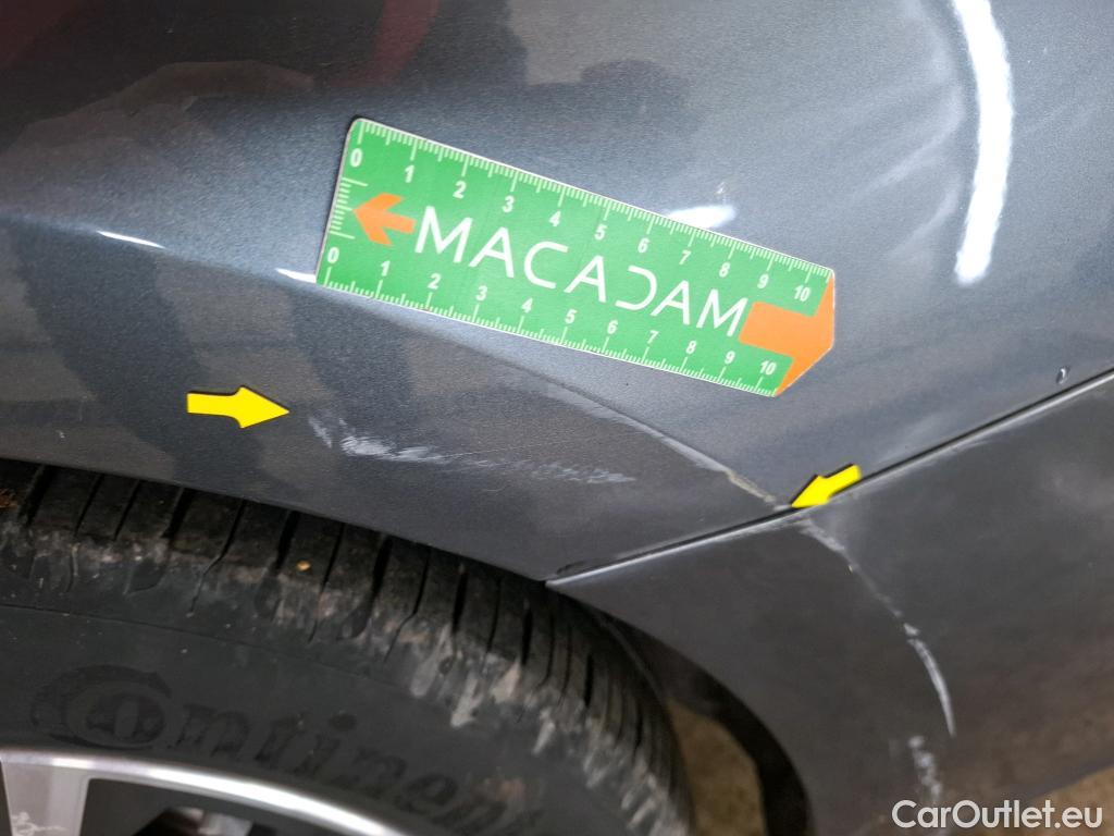  Bmw  Serie 3 BMW Série 3 Berline / 2018 / 4P / Berline 330e 292ch Business Design BVA8 Hybride #19