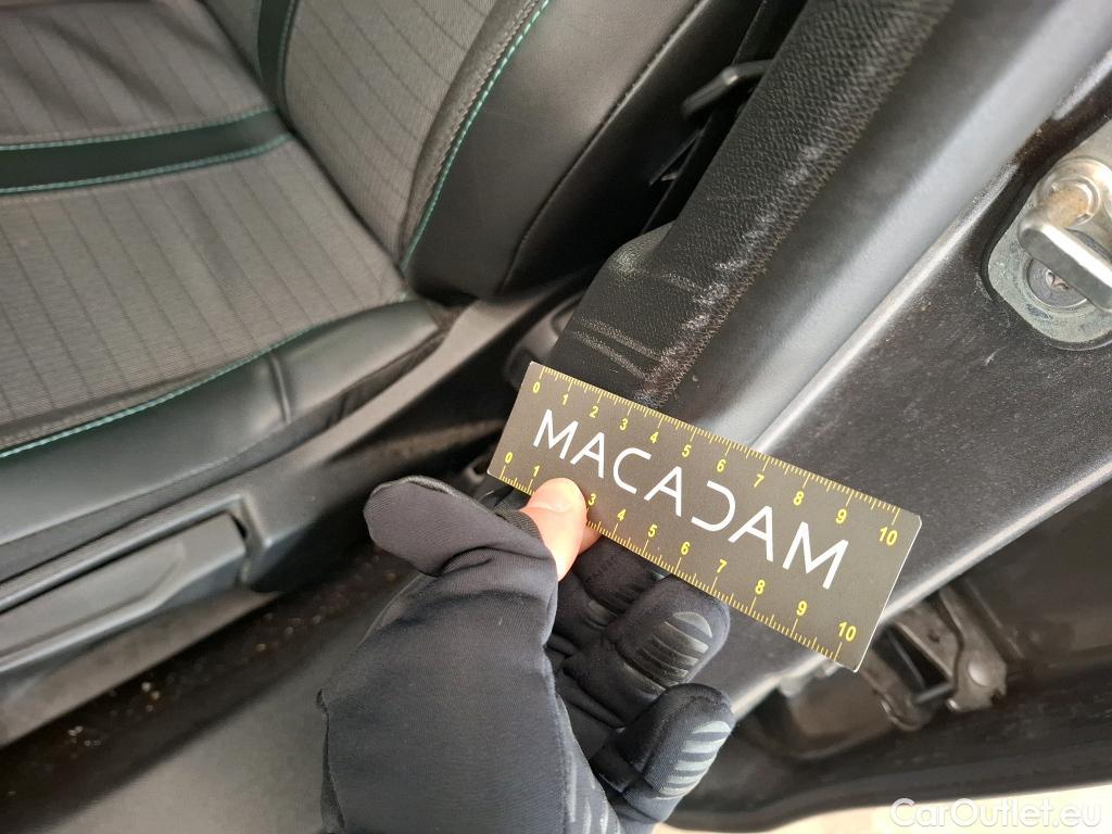  Peugeot  2008  Allure Business 1.5 HDi 130CV BVA8 E6d #3