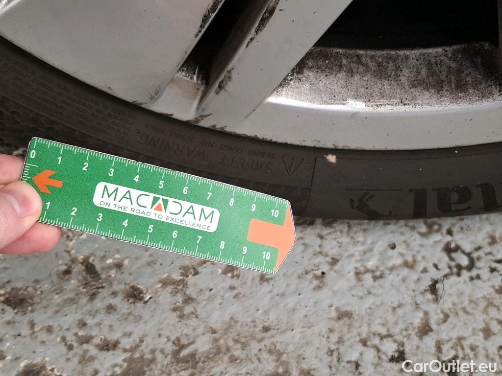  Volkswagen  Golf  VOLKSWAGEN / 2020 / 5P / Berline 2.0 TDI SCR 115 DSG7 Life Busi #10