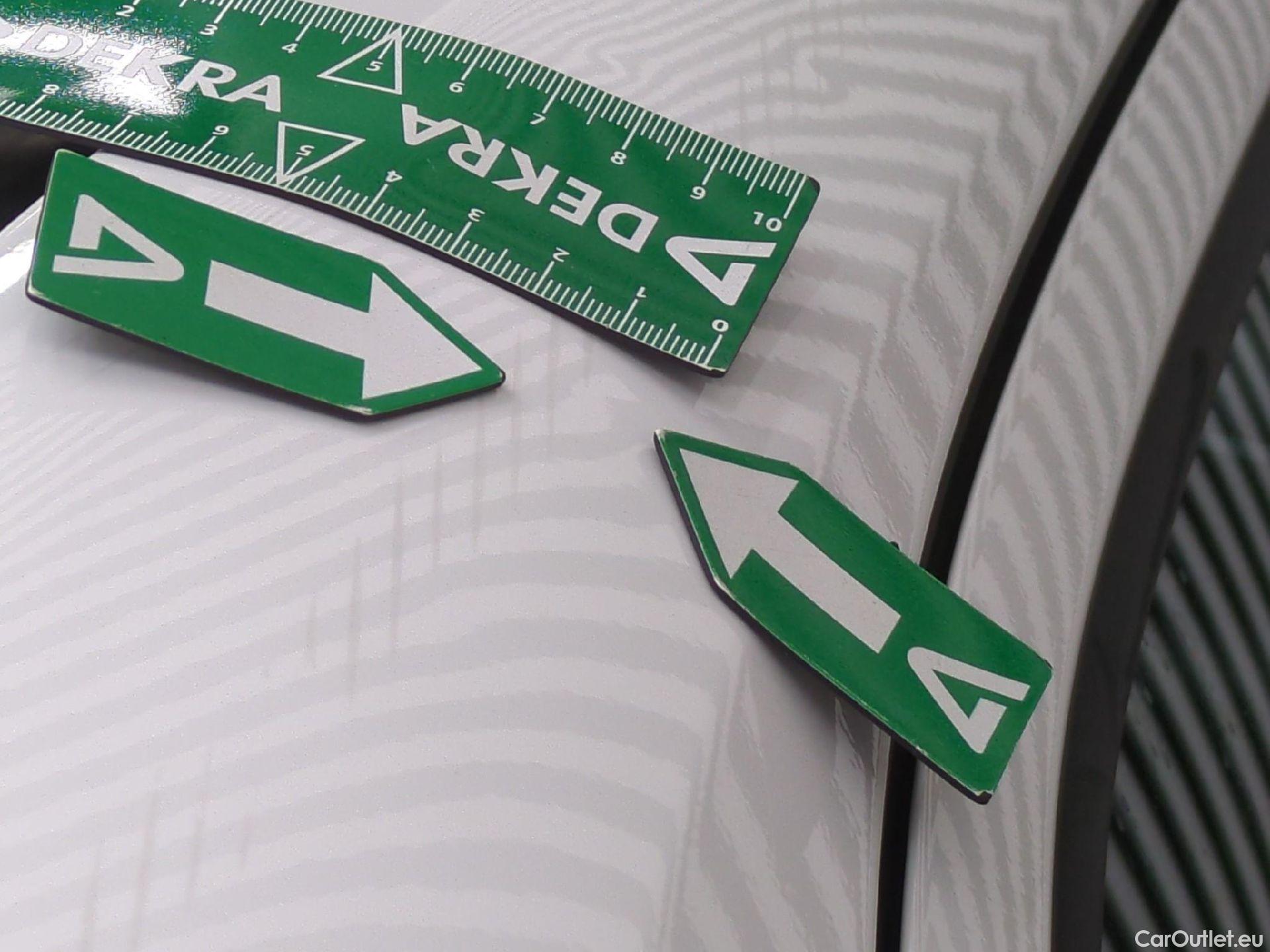  Toyota  Yaris TOYOTA  Hybride / 2019 / 5P / Berline Hybride 116h Dynamic Business Beyond Zer #7