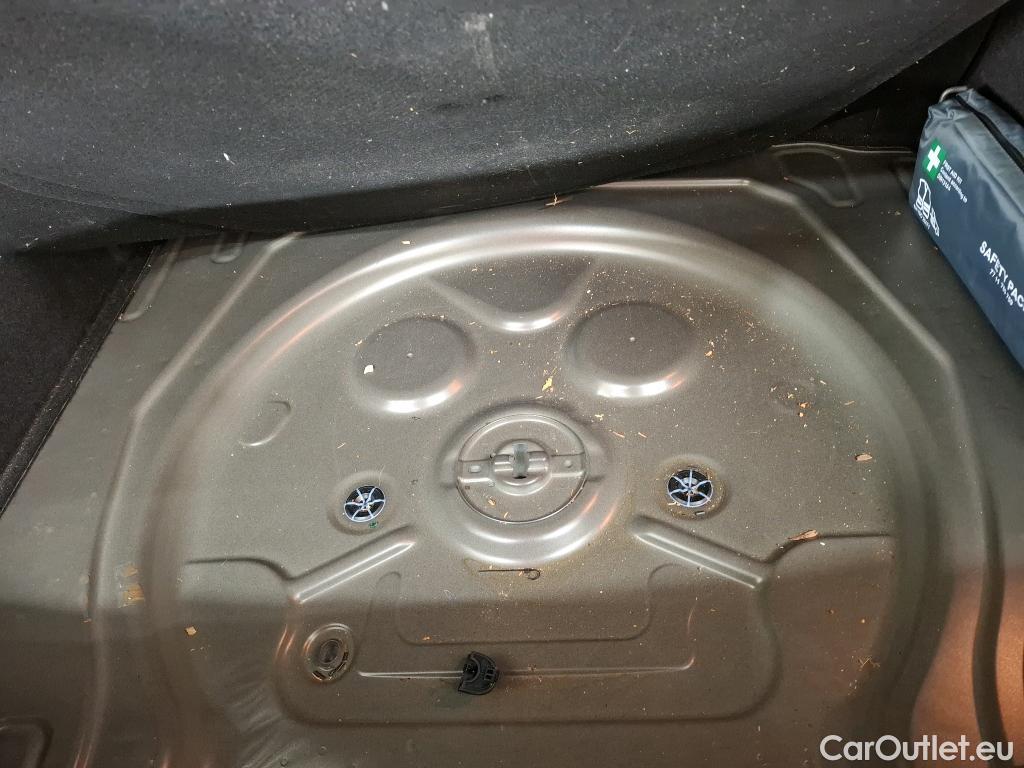  Volkswagen  Tiguan VOLKSWAGEN  / 2020 / 5P / SUV 2.0 TDI 150 DSG7 Life #13