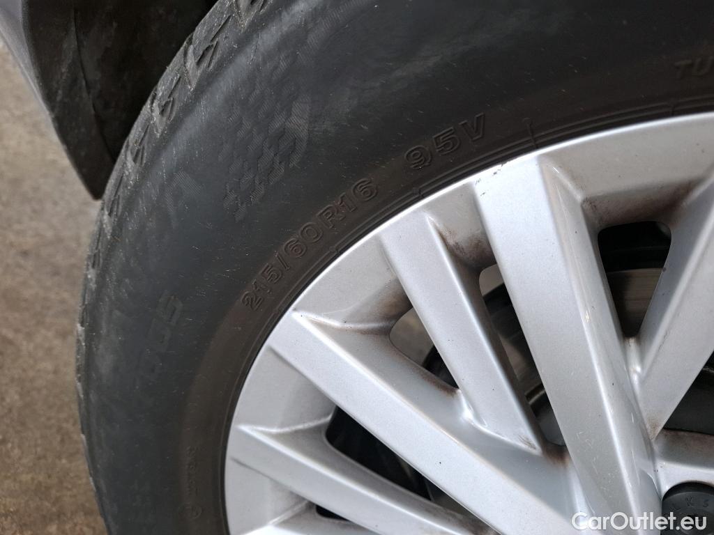  Volkswagen  T-ROC VOLKSWAGEN  / 2017 / 5P / SUV 1.5 TSI 150 EVO LOUNGE BUSINESS DSG7 #16