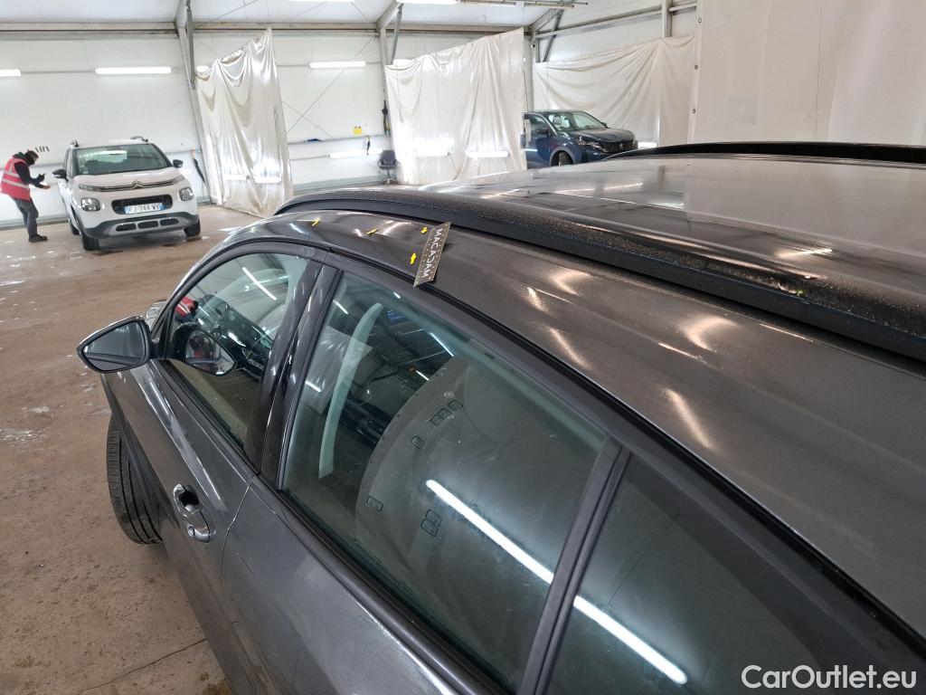  Ford  Focus  / 2018 / 5P / Crossover 5P - 1.5 EcoBlue 120 ch S&S Active #38