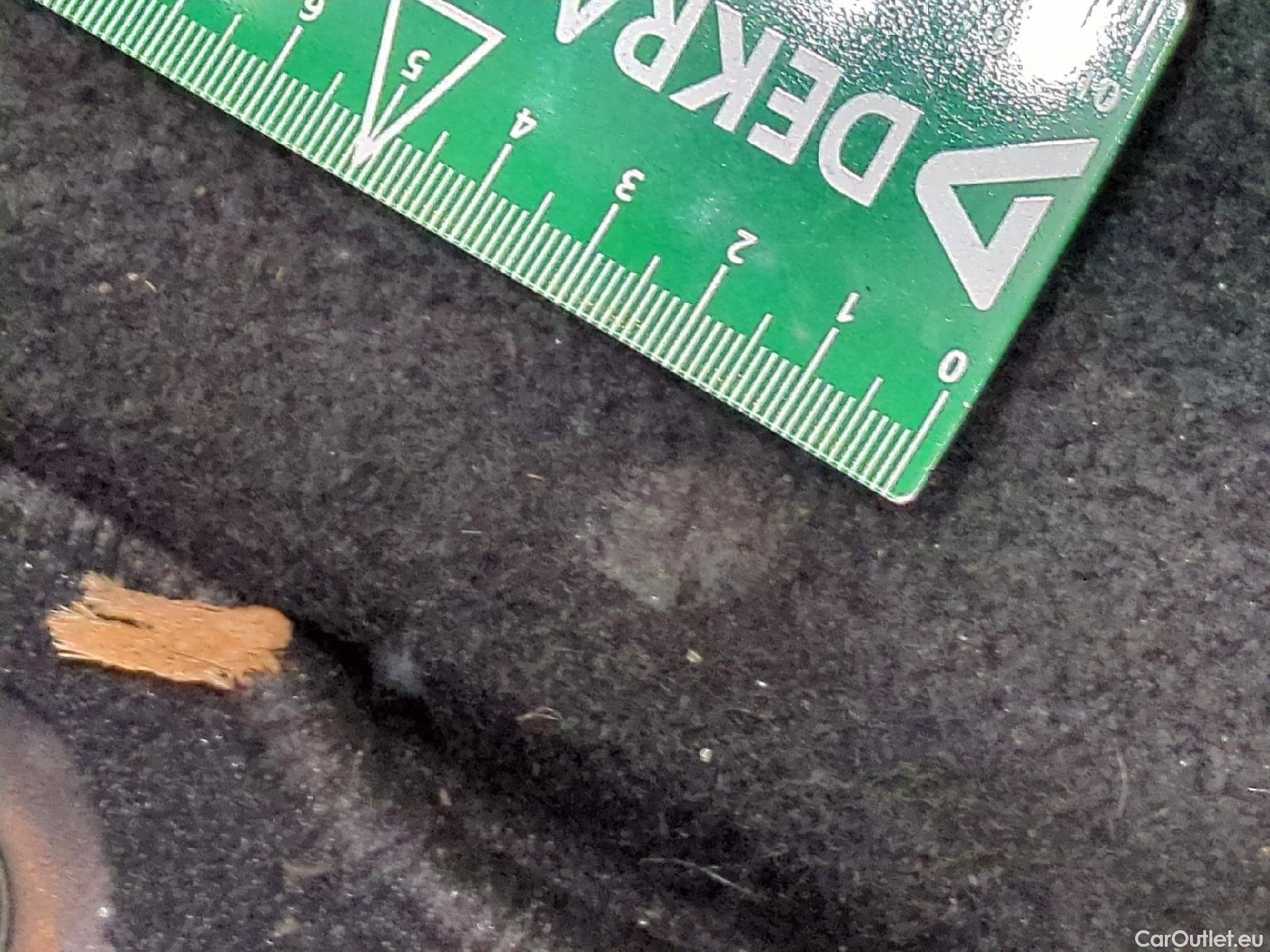  Toyota  Yaris TOYOTA  Hybride / 2019 / 5P / Berline Hybride 116h Dynamic Business Beyond Zer #4