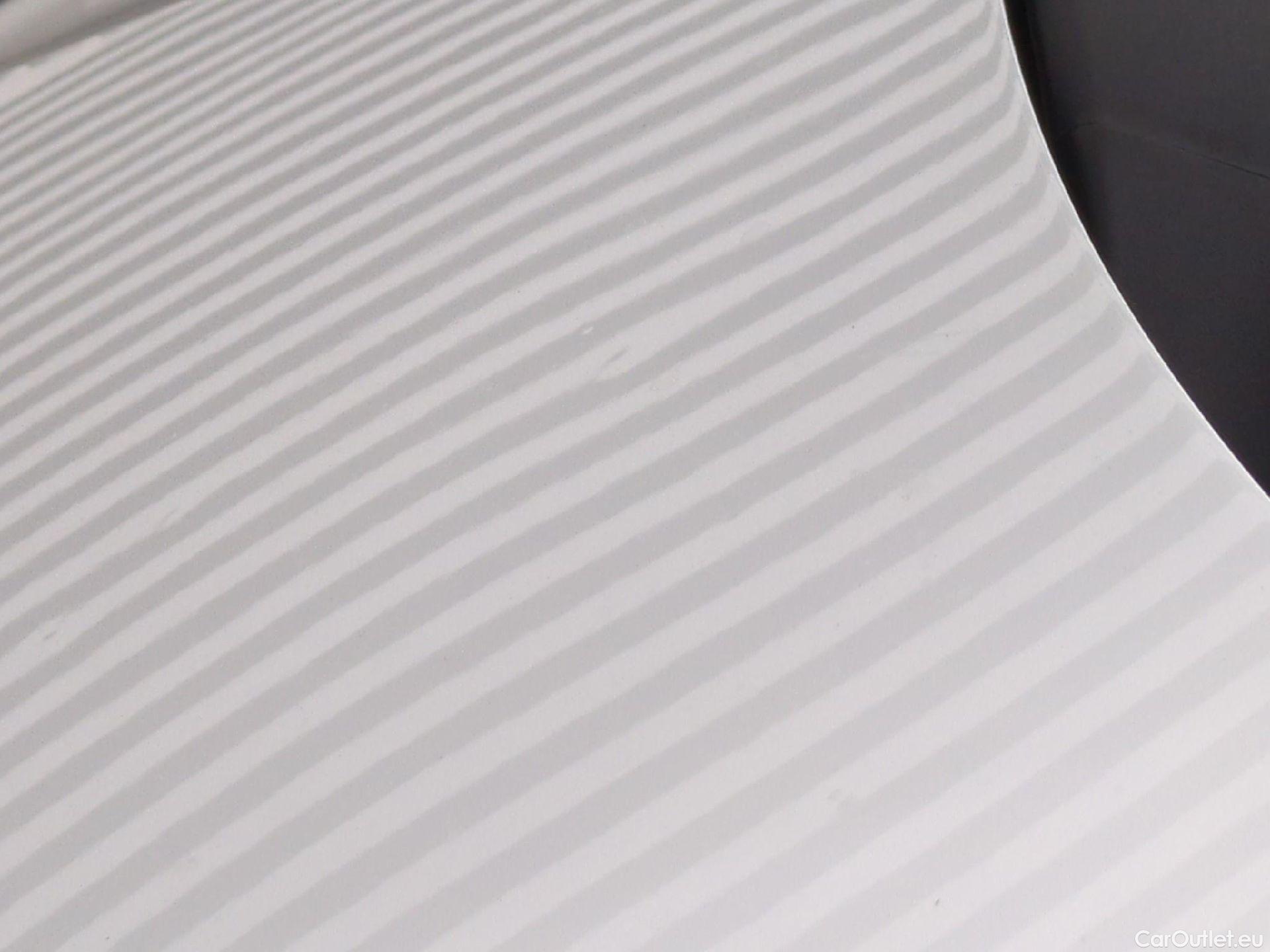  Toyota  Yaris TOYOTA  Hybride / 2019 / 5P / Berline Hybride 116h Dynamic Business Beyond Zer #24