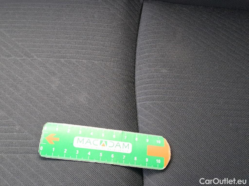  Renault  Trafic RENAULT  / 2019 / 4P / Fourgon tole FG GCF L1H2 1200 Energy dCi 145 E6 #17