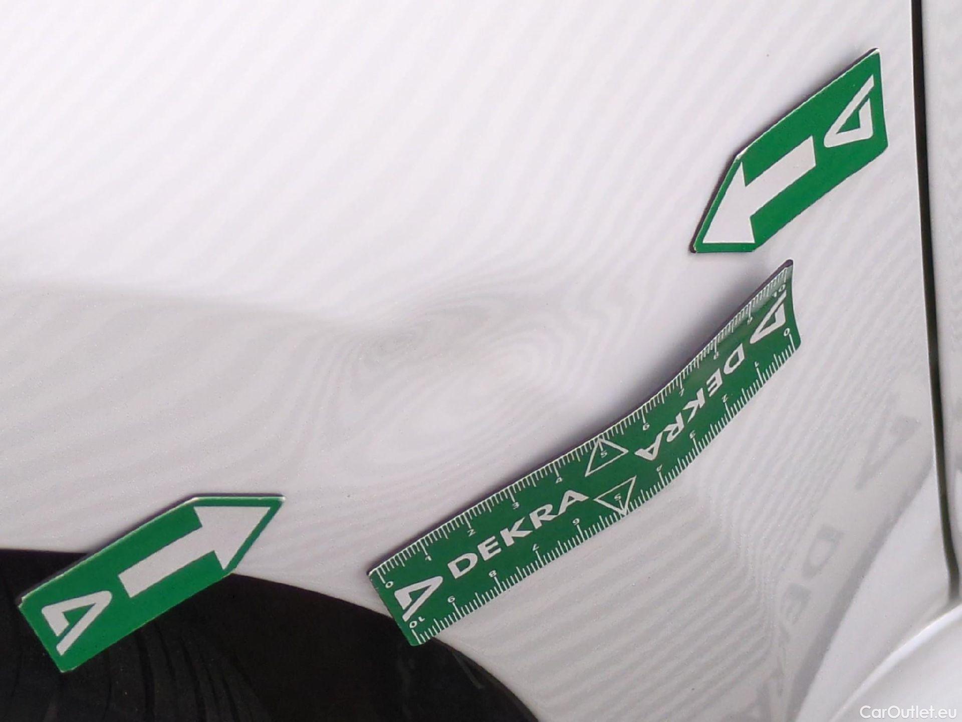  Toyota  Yaris TOYOTA  Hybride / 2019 / 5P / Berline Hybride 116h Dynamic Business Beyond Zer #31