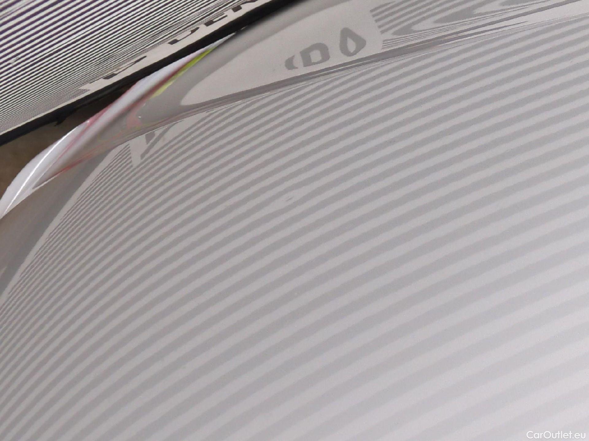  Toyota  Yaris TOYOTA  Hybride / 2019 / 5P / Berline Hybride 116h Dynamic Business Beyond Zer #28