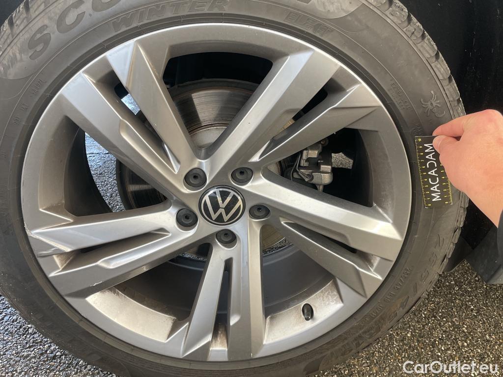  Volkswagen  Tiguan VOLKSWAGEN  / 2020 / 5P / SUV 2.0 TDI 150 DSG7 R-Line #10