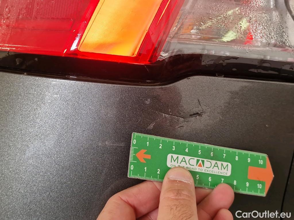  Ford  Kuga FORD  / 2019 / 5P / SUV 2.5 Dur 225 hybrid PHEV Pshift Titanium #9