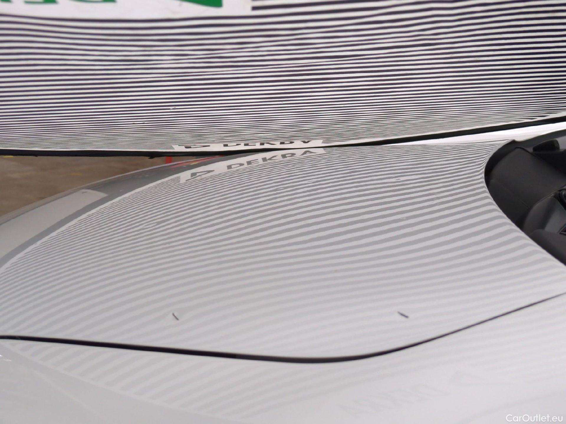  Toyota  Yaris TOYOTA  Hybride / 2019 / 5P / Berline Hybride 116h Dynamic Business Beyond Zer #25