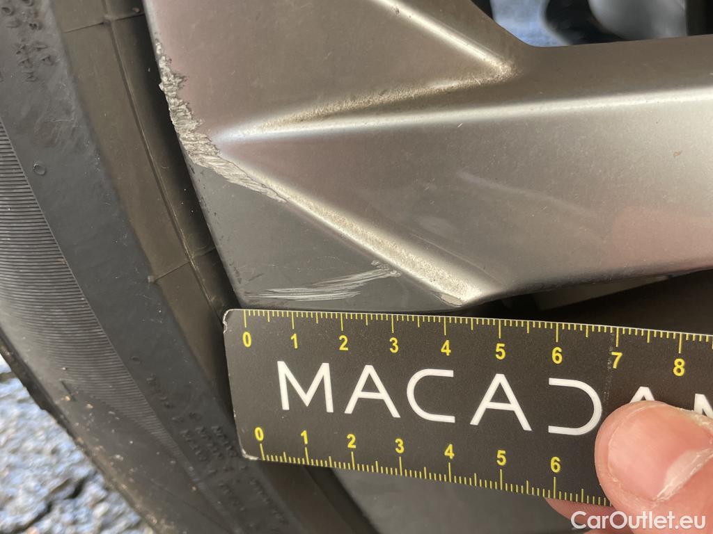  Volkswagen  Tiguan VOLKSWAGEN  / 2020 / 5P / SUV 2.0 TDI 150 DSG7 R-Line #12