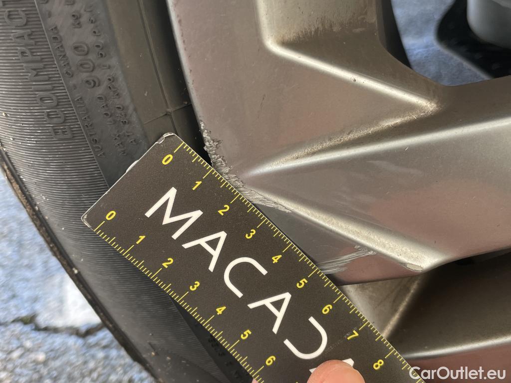  Volkswagen  Tiguan VOLKSWAGEN  / 2020 / 5P / SUV 2.0 TDI 150 DSG7 R-Line #11