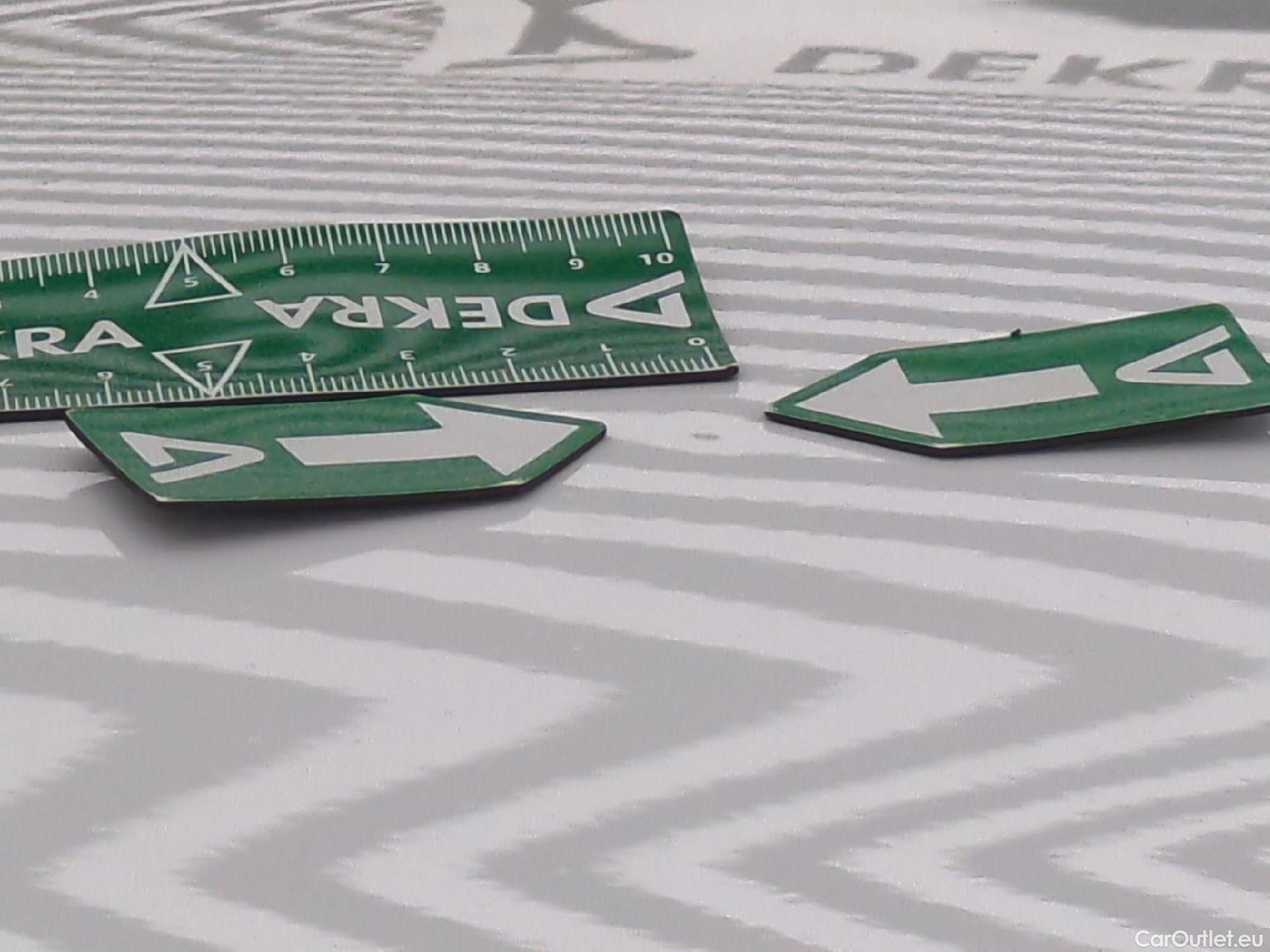  Toyota  Yaris TOYOTA  Hybride / 2019 / 5P / Berline Hybride 116h Dynamic Business Beyond Zer #17