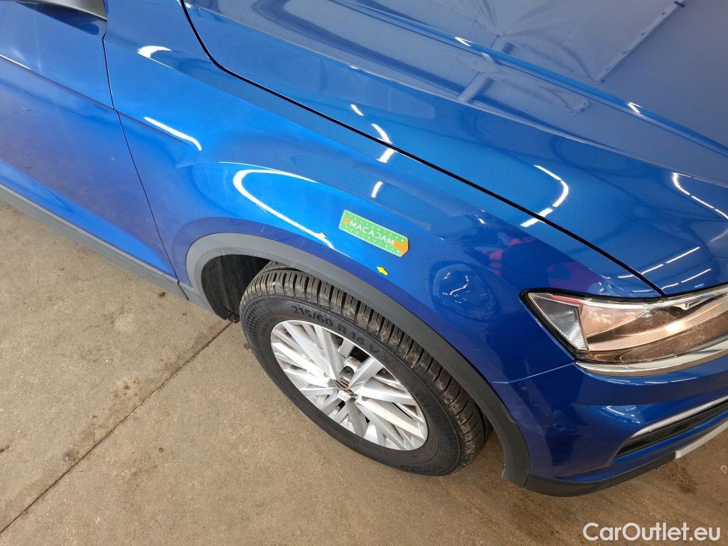  Volkswagen  T-ROC VOLKSWAGEN  / 2017 / 5P / SUV 1.5 TSI 150 EVO LOUNGE BUSINESS DSG7 #4