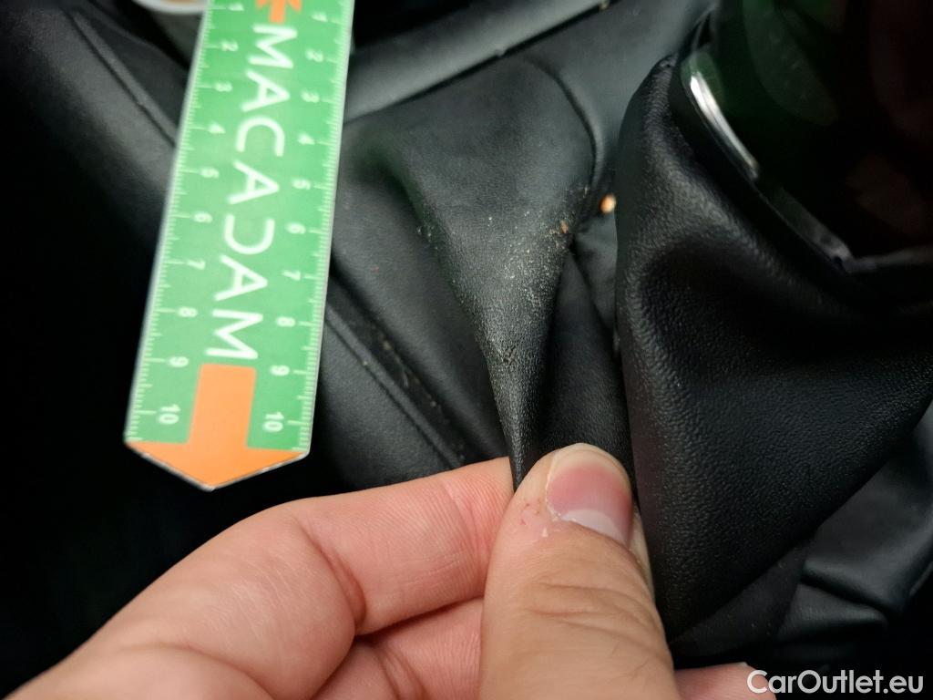  Peugeot  208  Affaire Premium Pack 1.2 80CV BVM5 E6dT #23