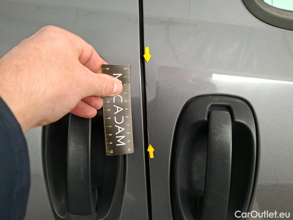  Fiat  Doblo FIAT Doblò Cargo / 2015 / 4P / Fourgonnette 1.3 Multijet 95 Business #5