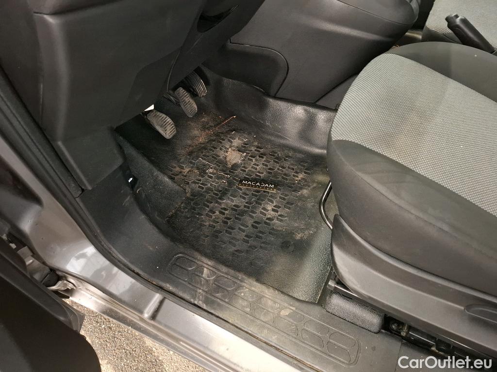  Fiat  Doblo FIAT Doblò Cargo / 2015 / 4P / Fourgonnette 1.3 Multijet 95 Business #79