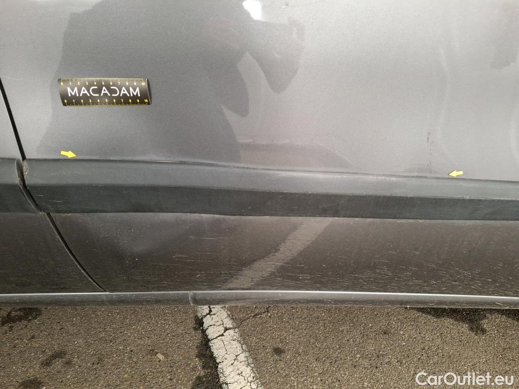  Fiat  Doblo FIAT Doblò Cargo / 2015 / 4P / Fourgonnette 1.3 Multijet 95 Business #4