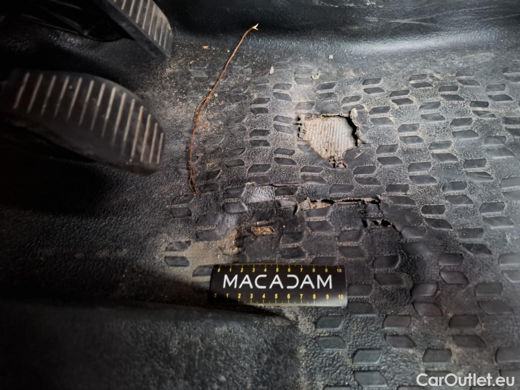  Fiat  Doblo FIAT Doblò Cargo / 2015 / 4P / Fourgonnette 1.3 Multijet 95 Business #83