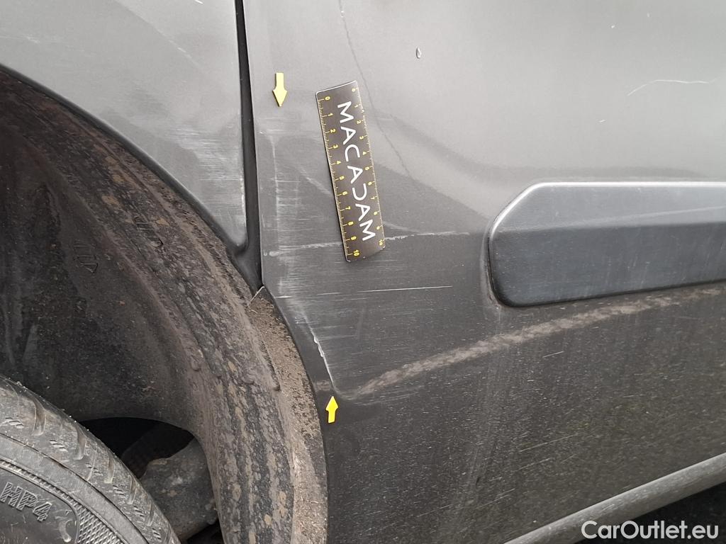  Fiat  Doblo FIAT Doblò Cargo / 2015 / 4P / Fourgonnette 1.3 Multijet 95 Business #47